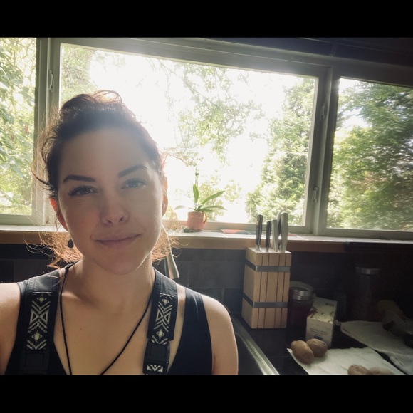 Meet your Posher, Oceanna - Picture 1 of 5